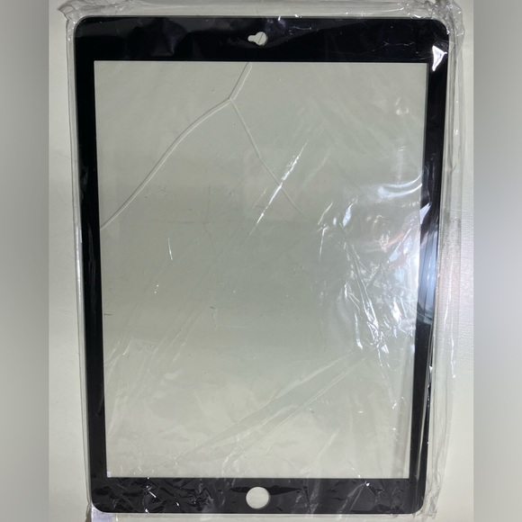 Ultra Thin Bluetooth iPad 9.7 inch Keyboard and Screen Protector - Picture 3 of 4